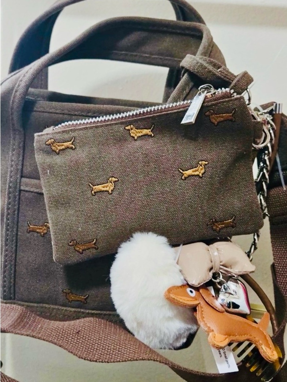 Winnie dog madden girl tote bag